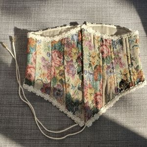 Lace Made underbust corset Miss Potter print size small